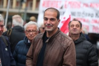 Ο Σακελλαρίδης τρολάρει τον Μητσοτάκη: «Απίστευτο, η κυβέρνηση βρήκε το μυστικό της αντιγήρανσης»